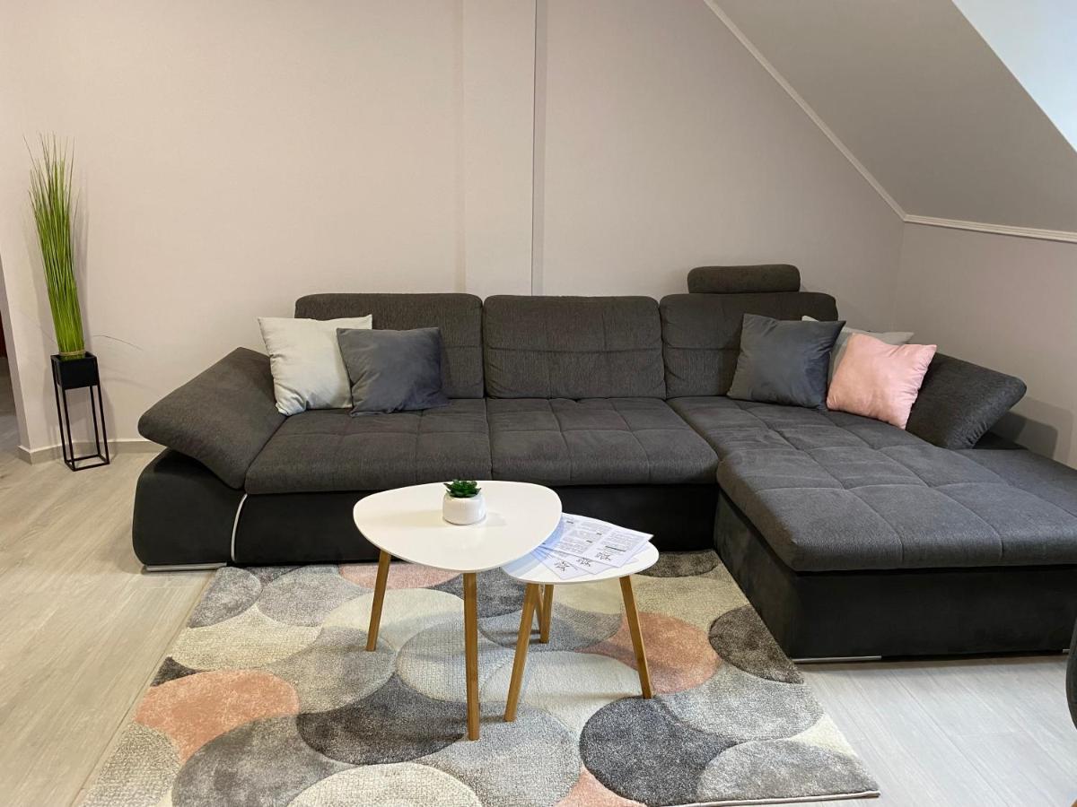 Star Apartman Zalacsány Esterno foto
